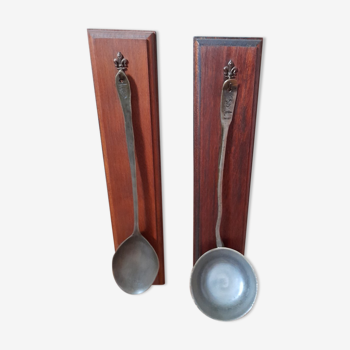 2 ladle tin and their wooden base