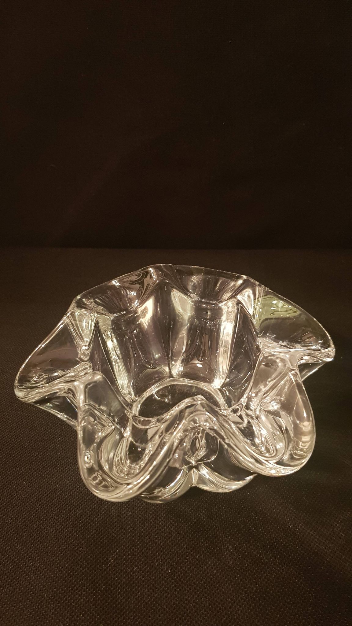 Cendrier vide-poche de forme corolle, cristal de Vannes Le Chatel (A 240)