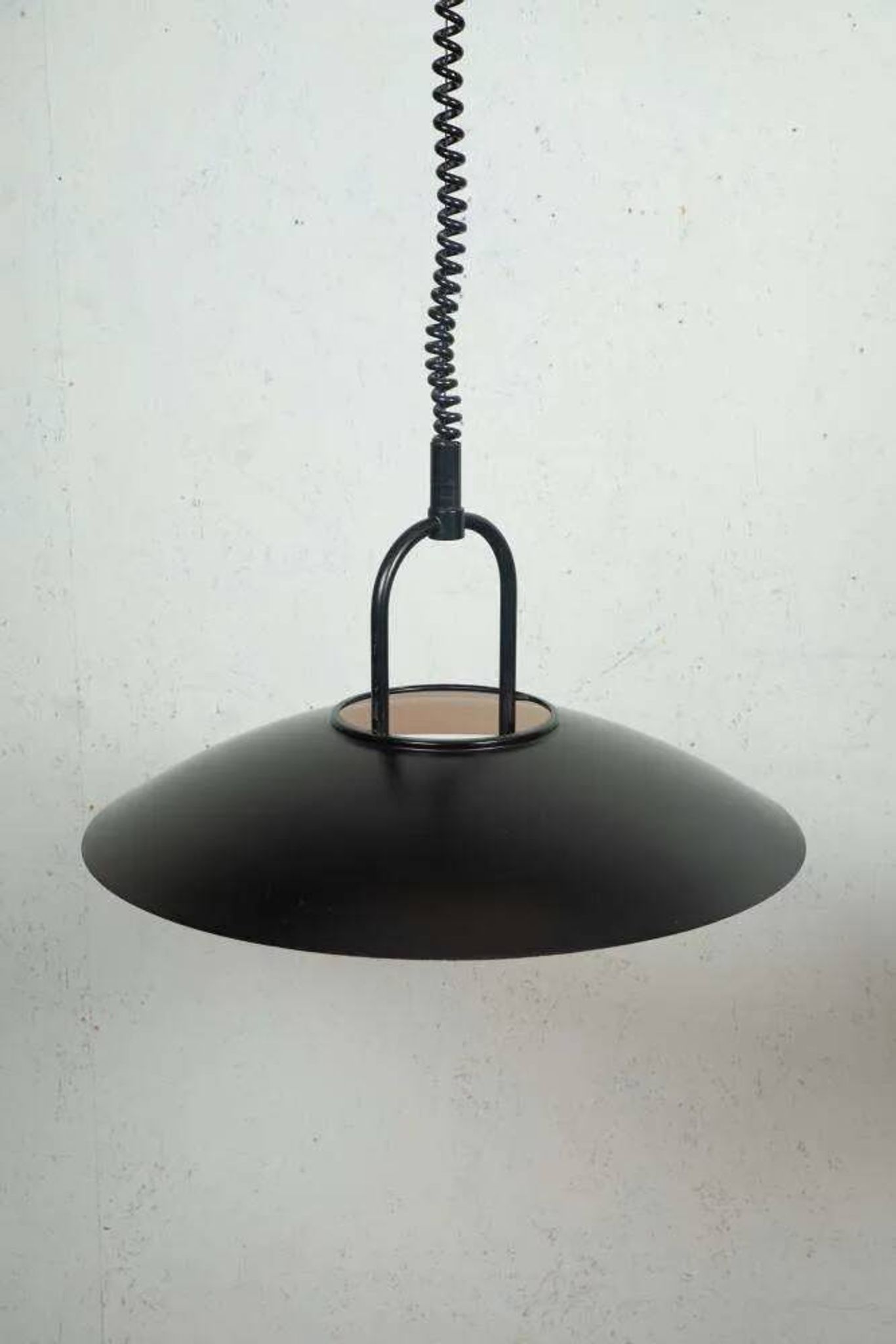Postmodern minimalist suspension from the 80s, adjustable suspension.