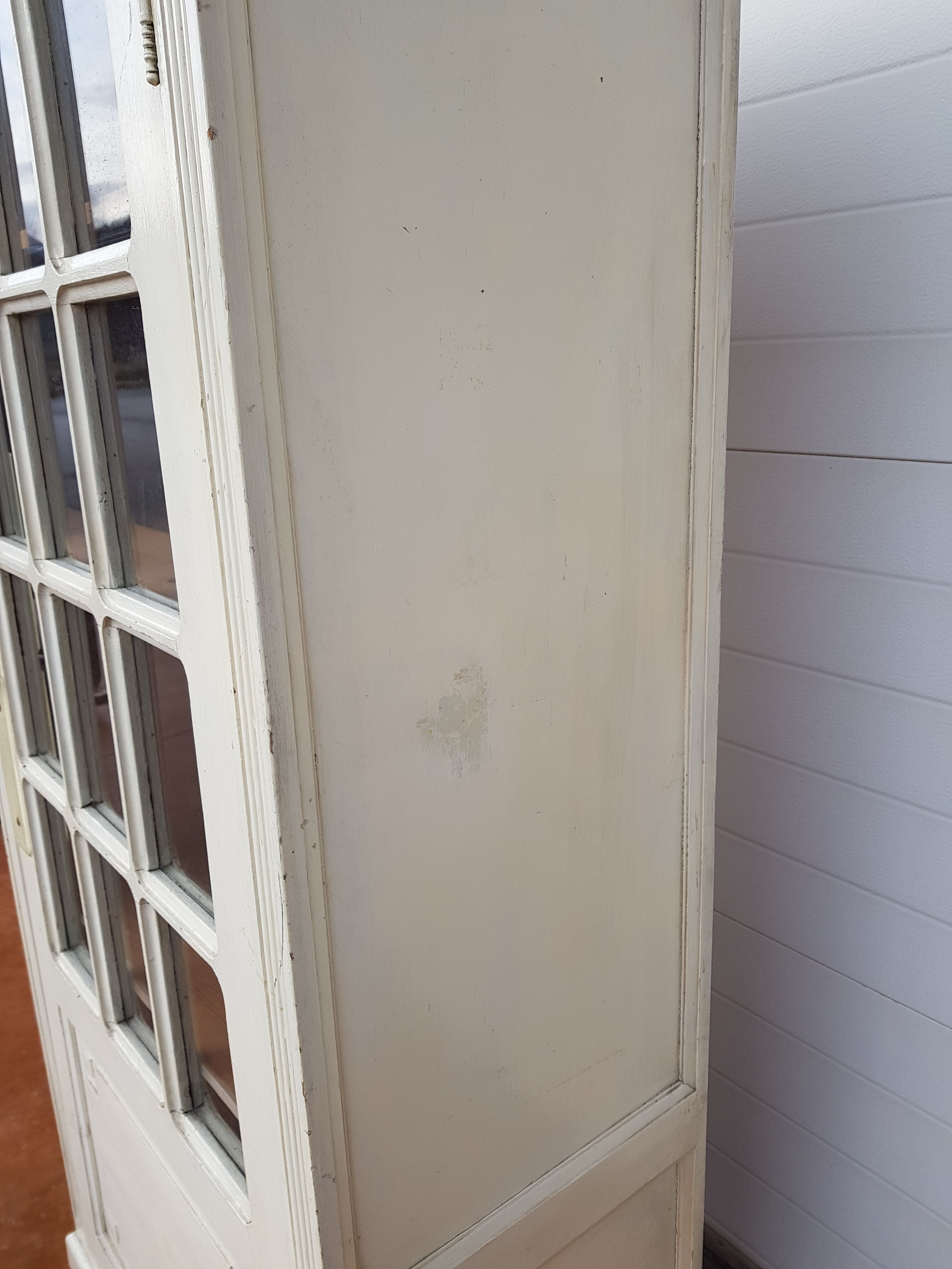 Old cabinet at the beginning of 20th Century glass