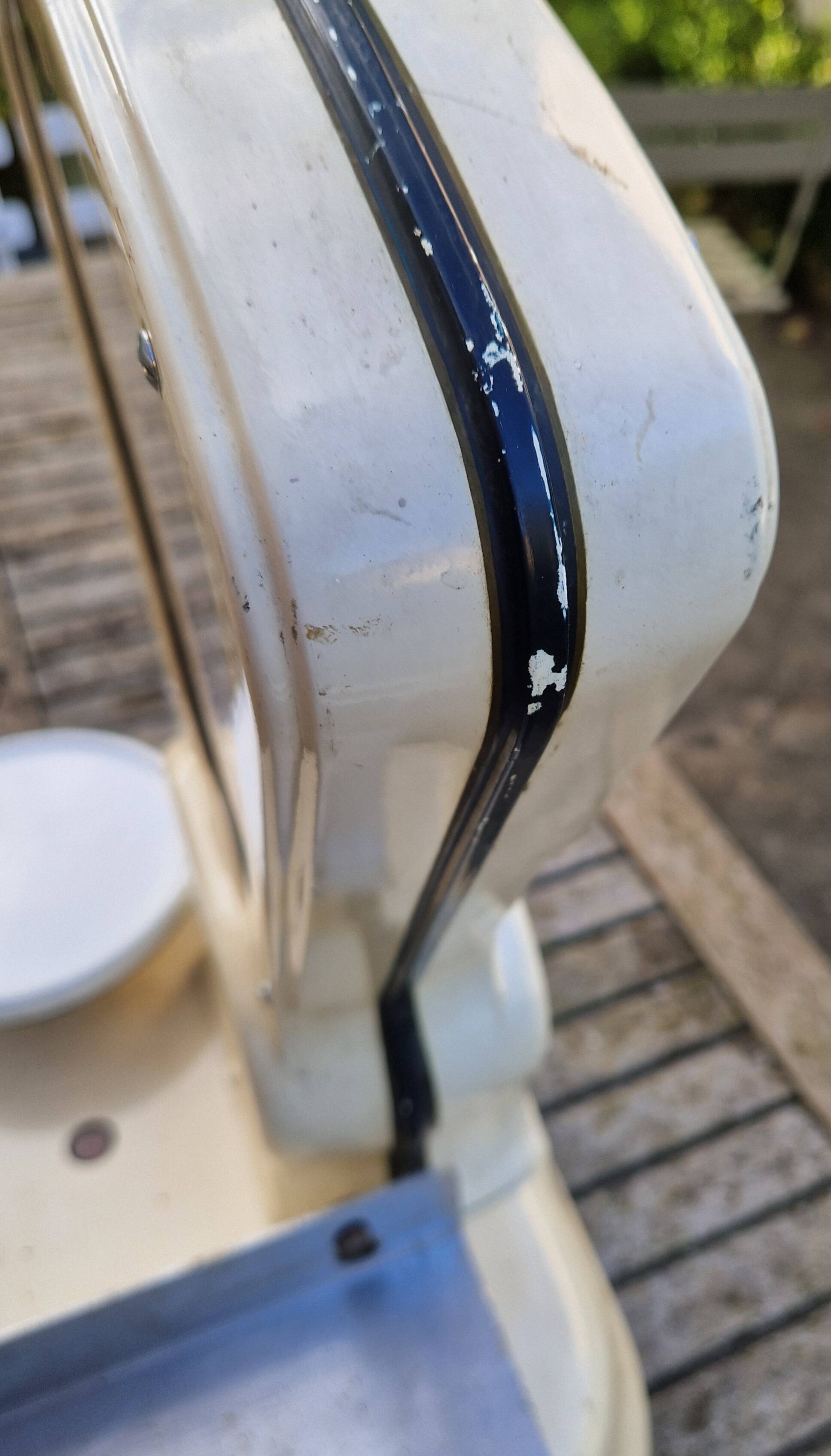 Antique Testut Dayton white bakelite grocery scale, 1960s