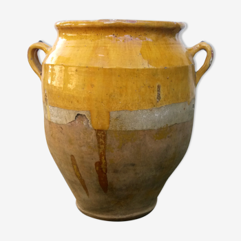 19th-century yellow varnished pot