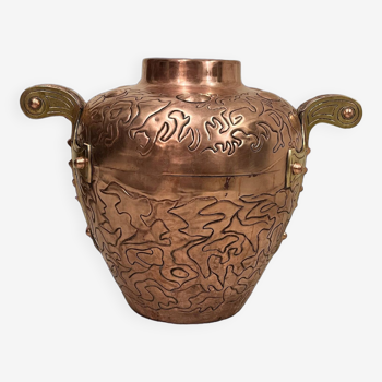Important art nouveau copper jar around 1900