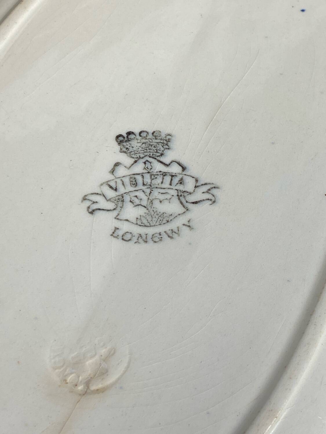 Service plates, ironstone, Violetta collection, Longwy