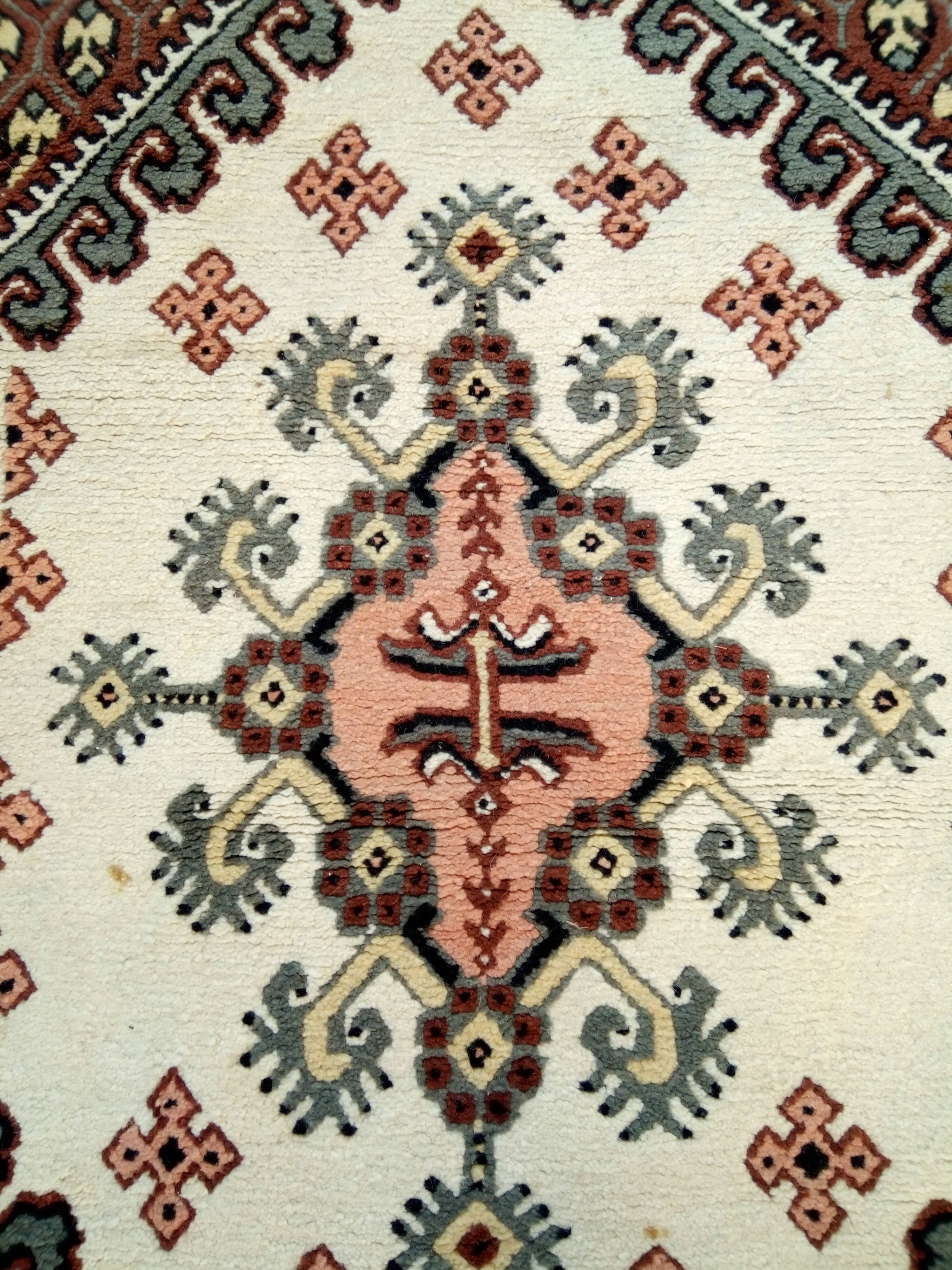 Old oriental carpet from the 80s - 193 x 101