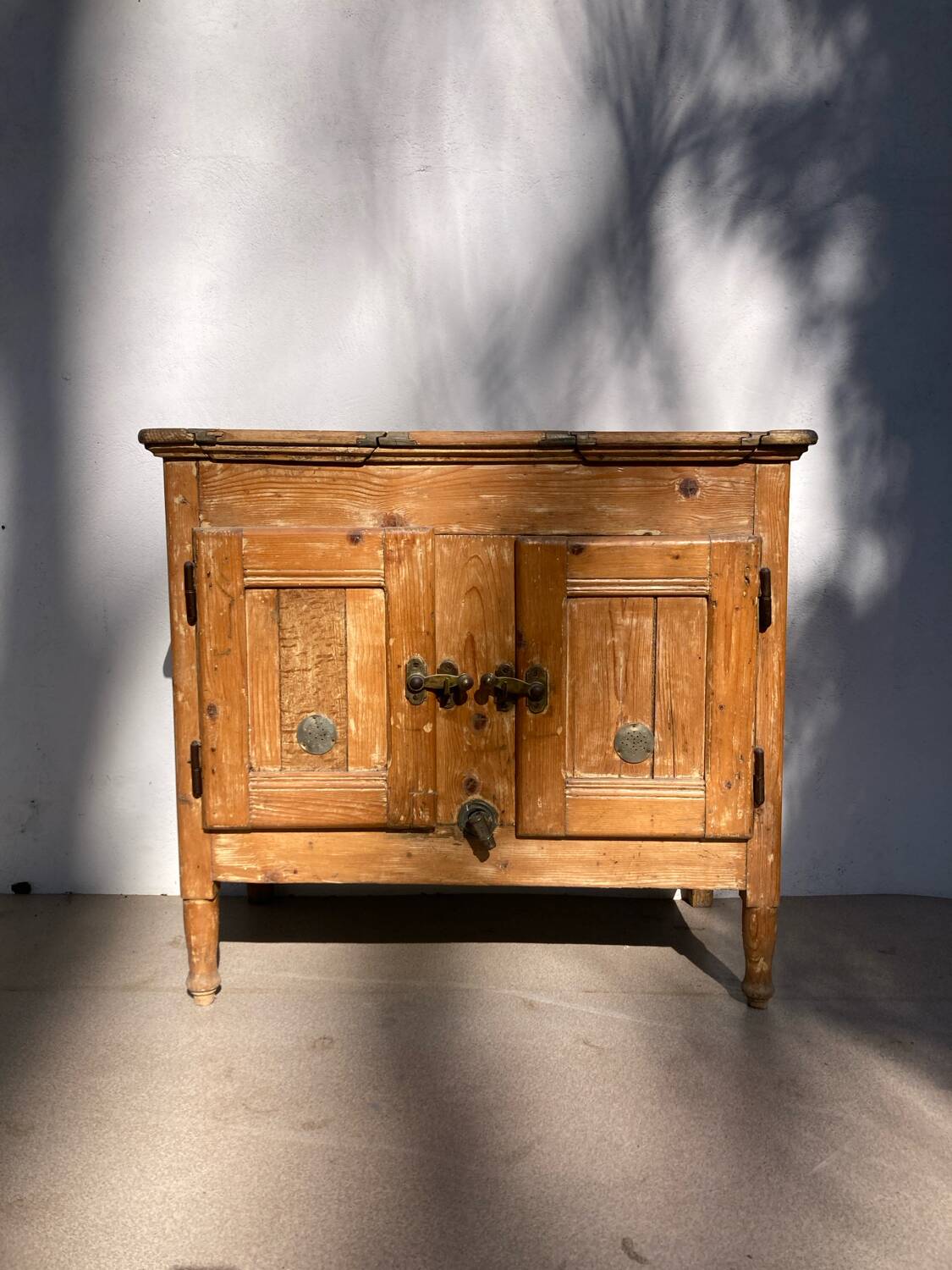 Old icebox from the 1920s