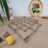 Stretchy silver metal flat bottom