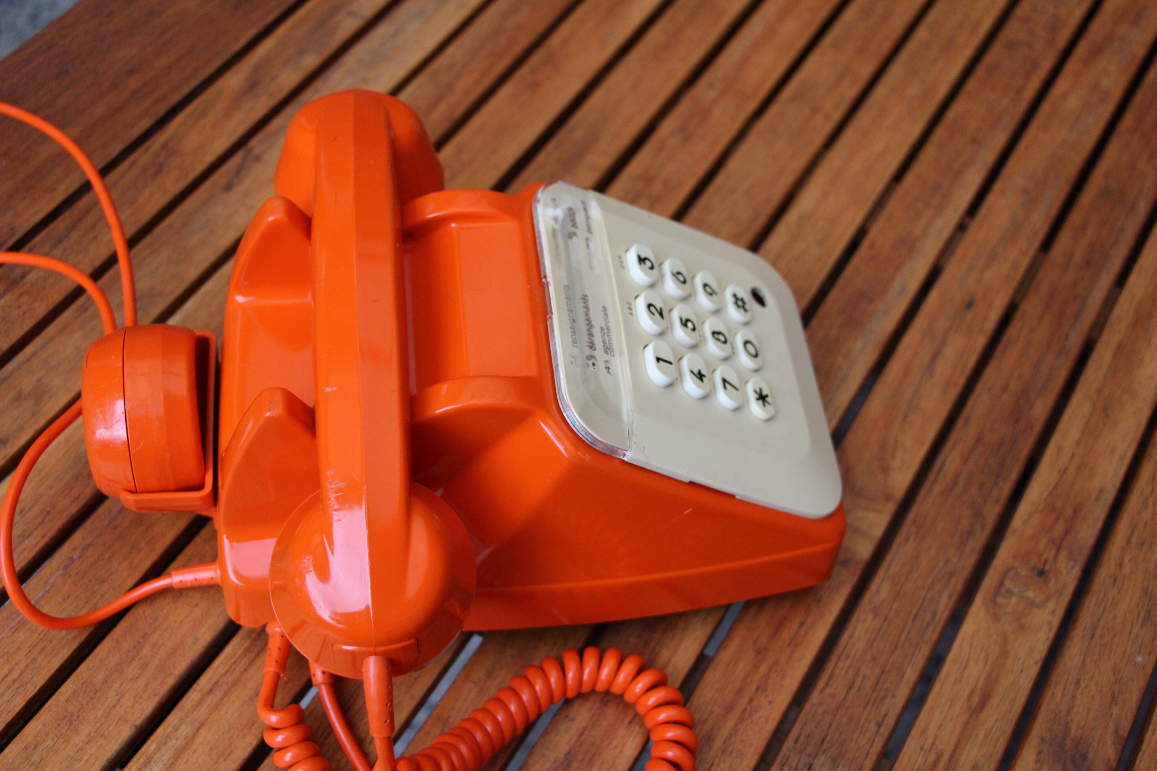 Socotel S63 orange/beige 70's phone