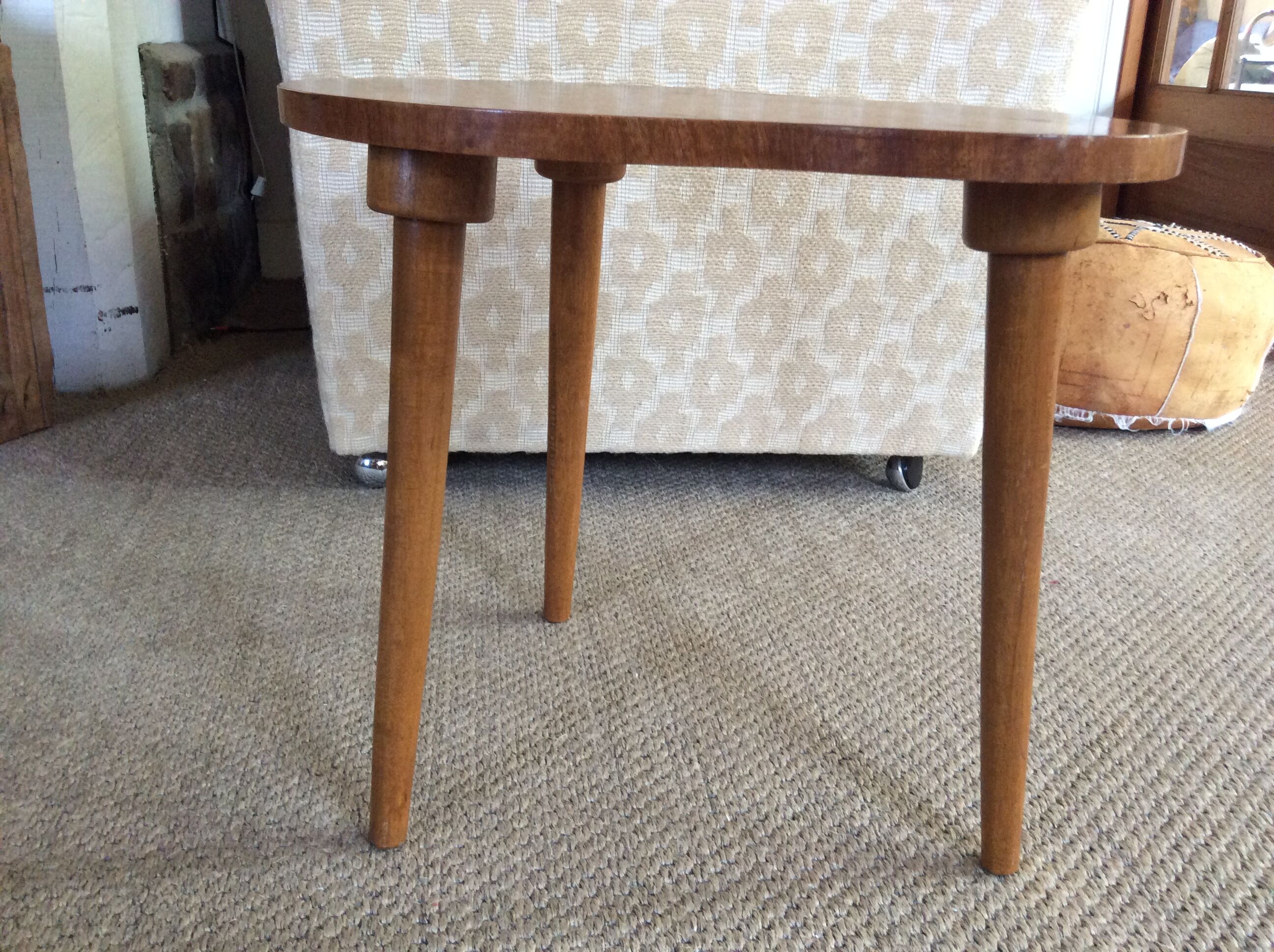 Side table pallet shape
