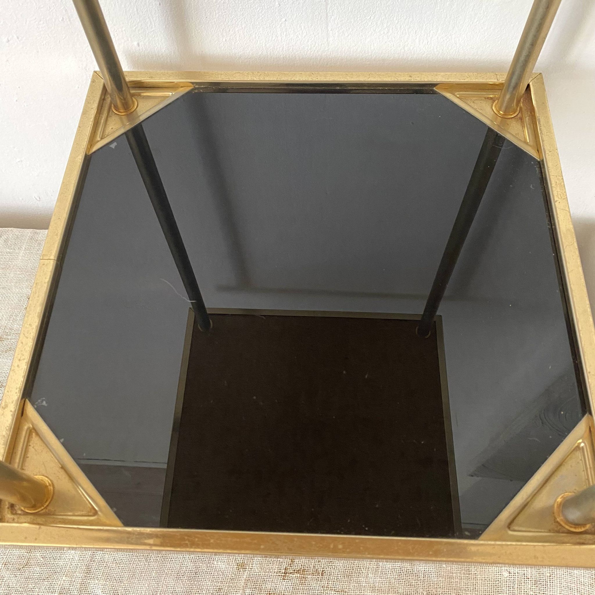 Tables de chevet ou bouts de canapé années 70-80
