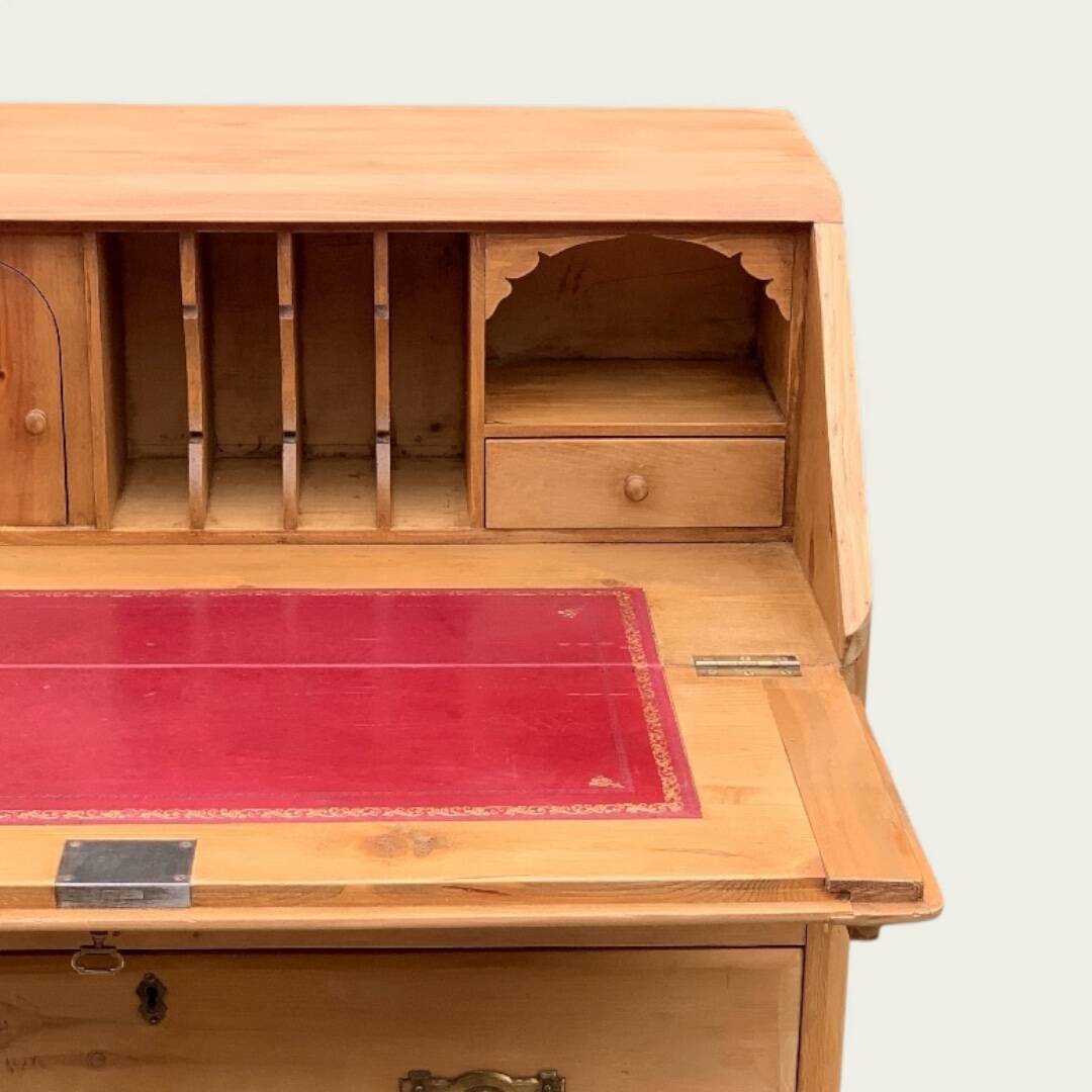 Commode, English slant-front desk, 19th century.