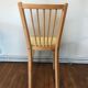 Chaise en bois et skaï jaune