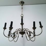 Lustre de style néoclassique en métal argenté à 12 bras de lumière