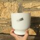 Cache pot en opaline blanche