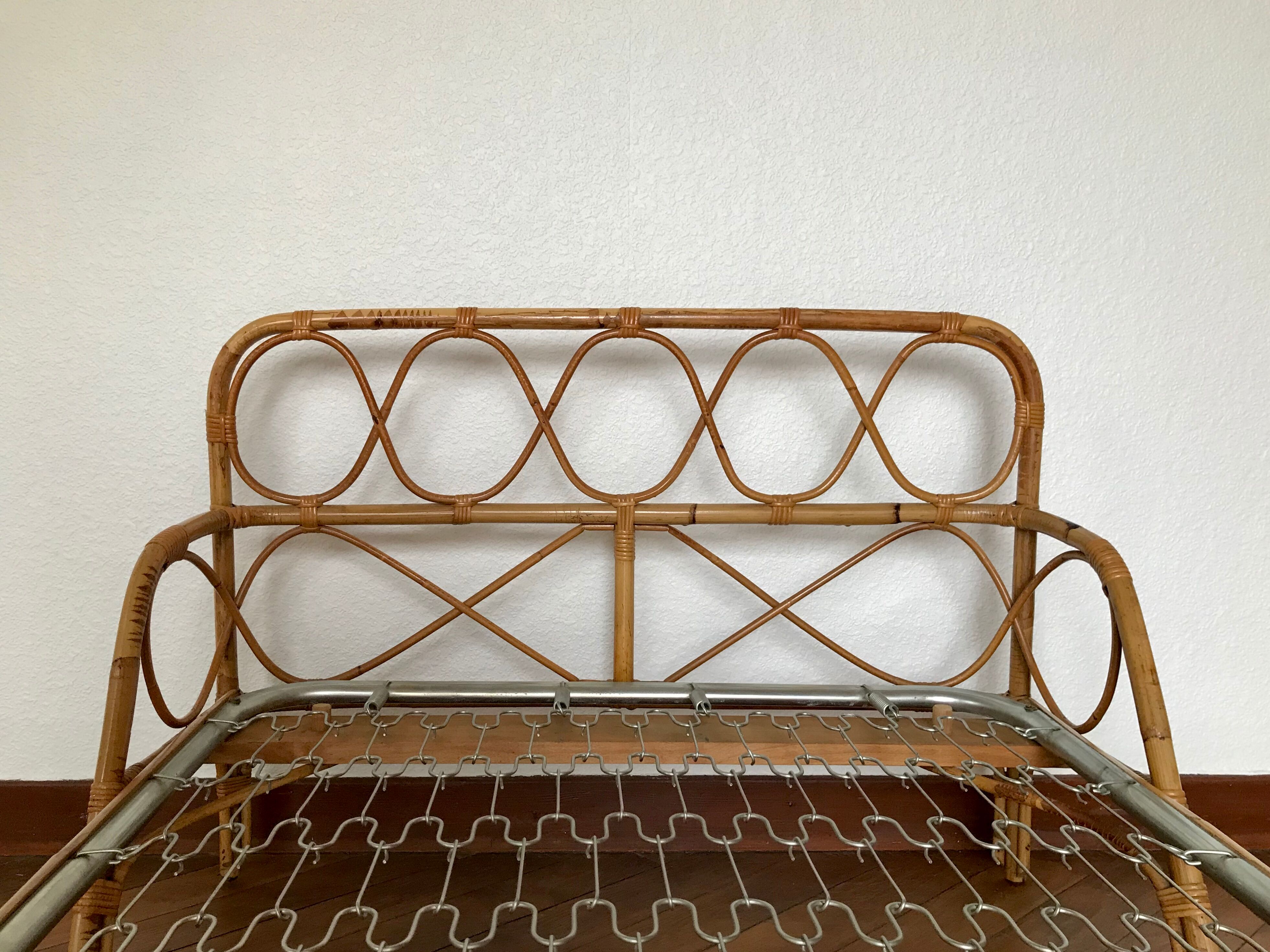 Rotin and bamboo bed