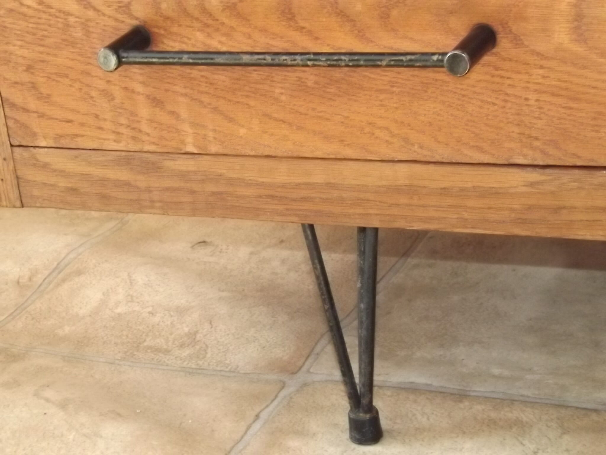 Bureau vintage en chêne sur pieds épingle 1950