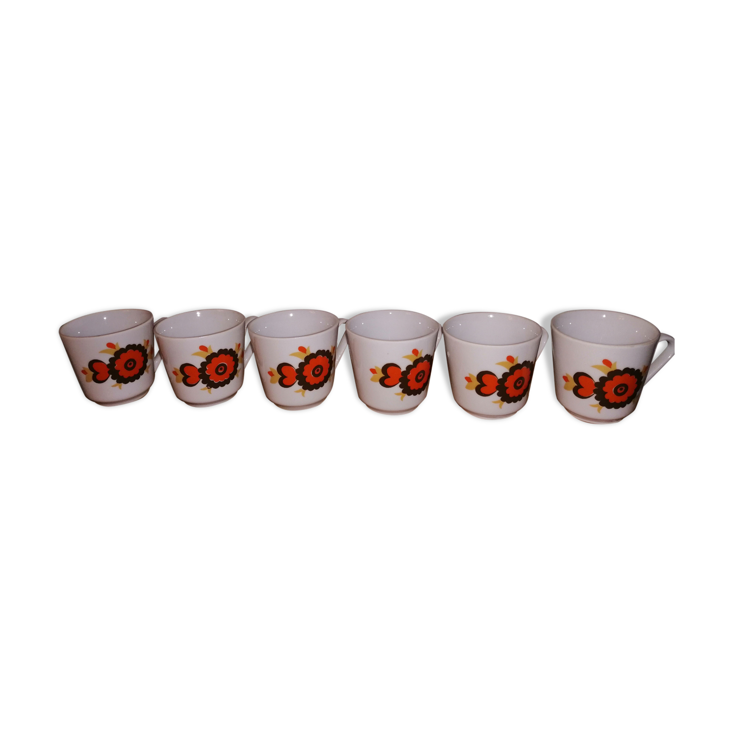 Serving 6 vintage coffee cups