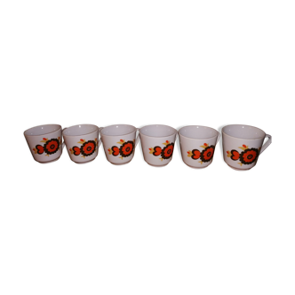 Serving 6 vintage coffee cups