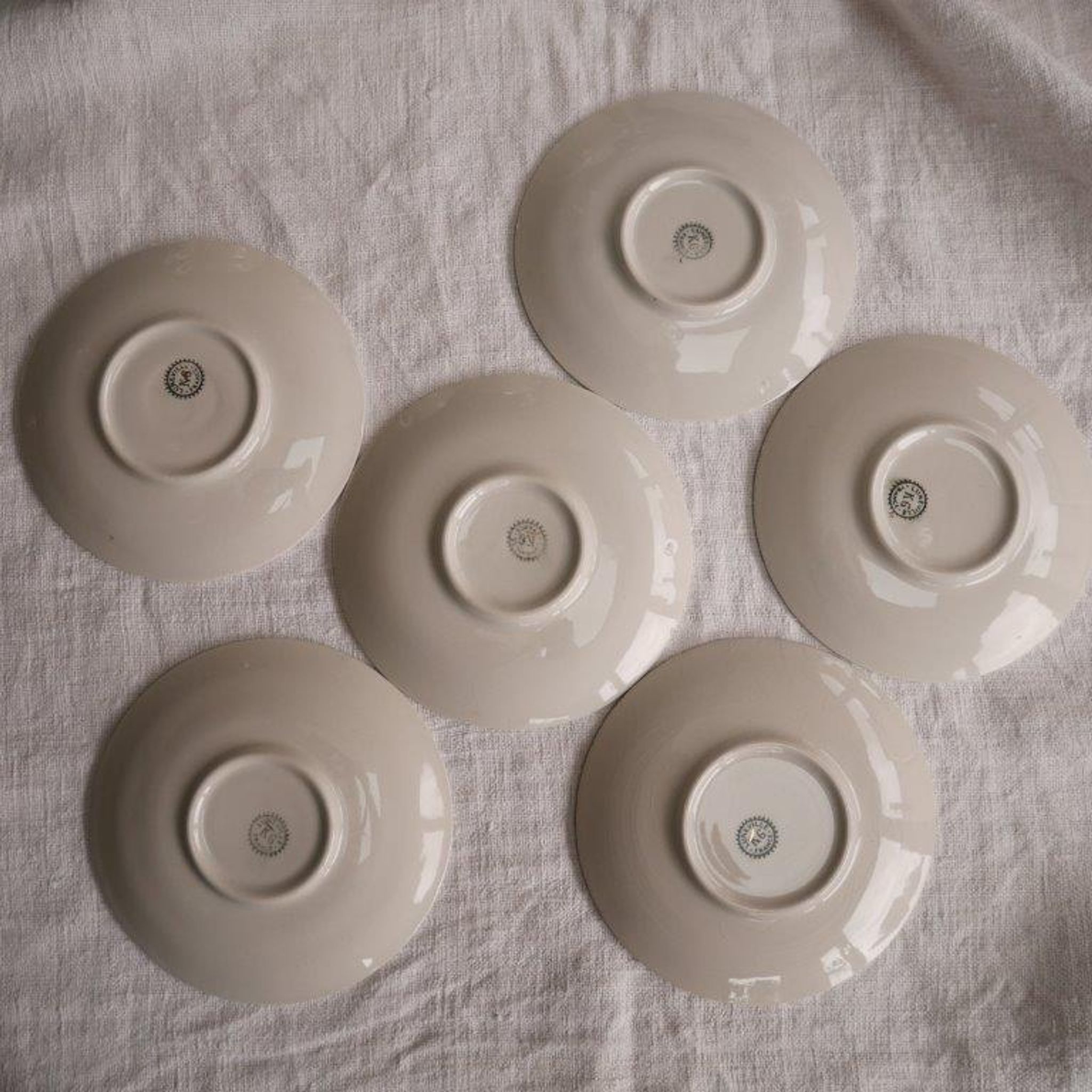 Set of 6 coffee cups with Lunéville saucers, Regency model
