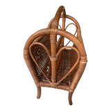 Magazine rack in turned wood and light brown rattan