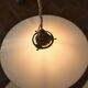 Suspension en verre opalin – vintage DeVOL