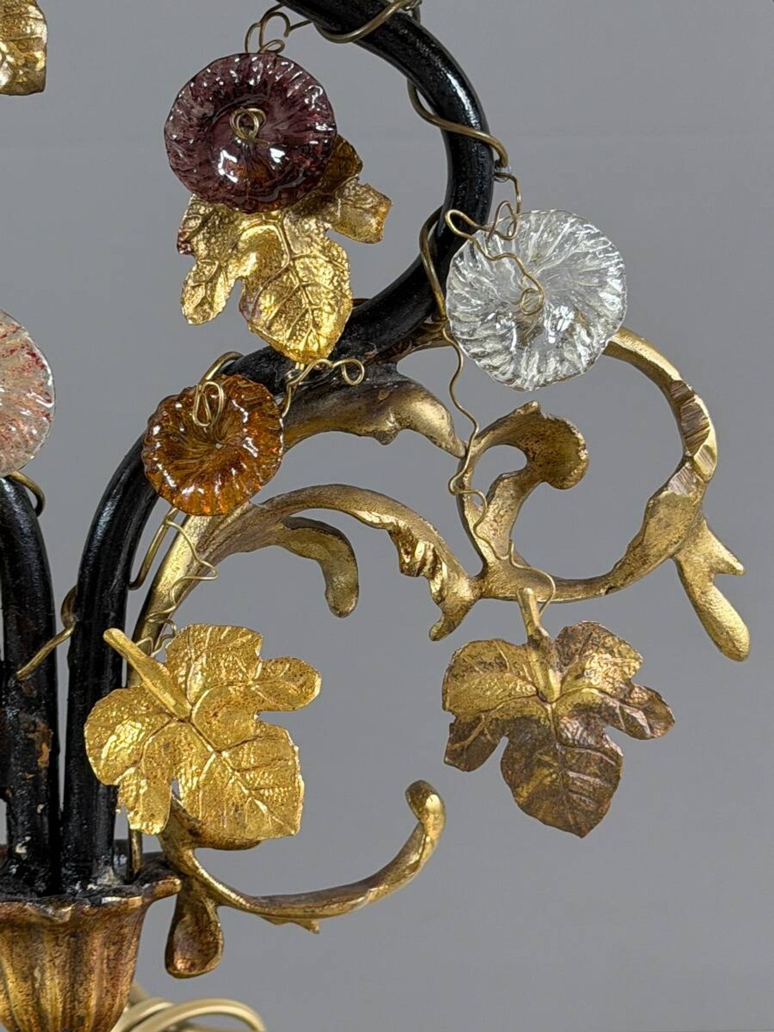 Lampe en bronze et verre polychrome, XXe Siècle