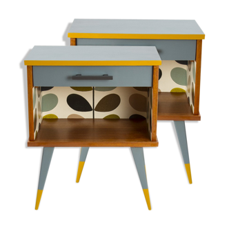 Pair of nightstands compass