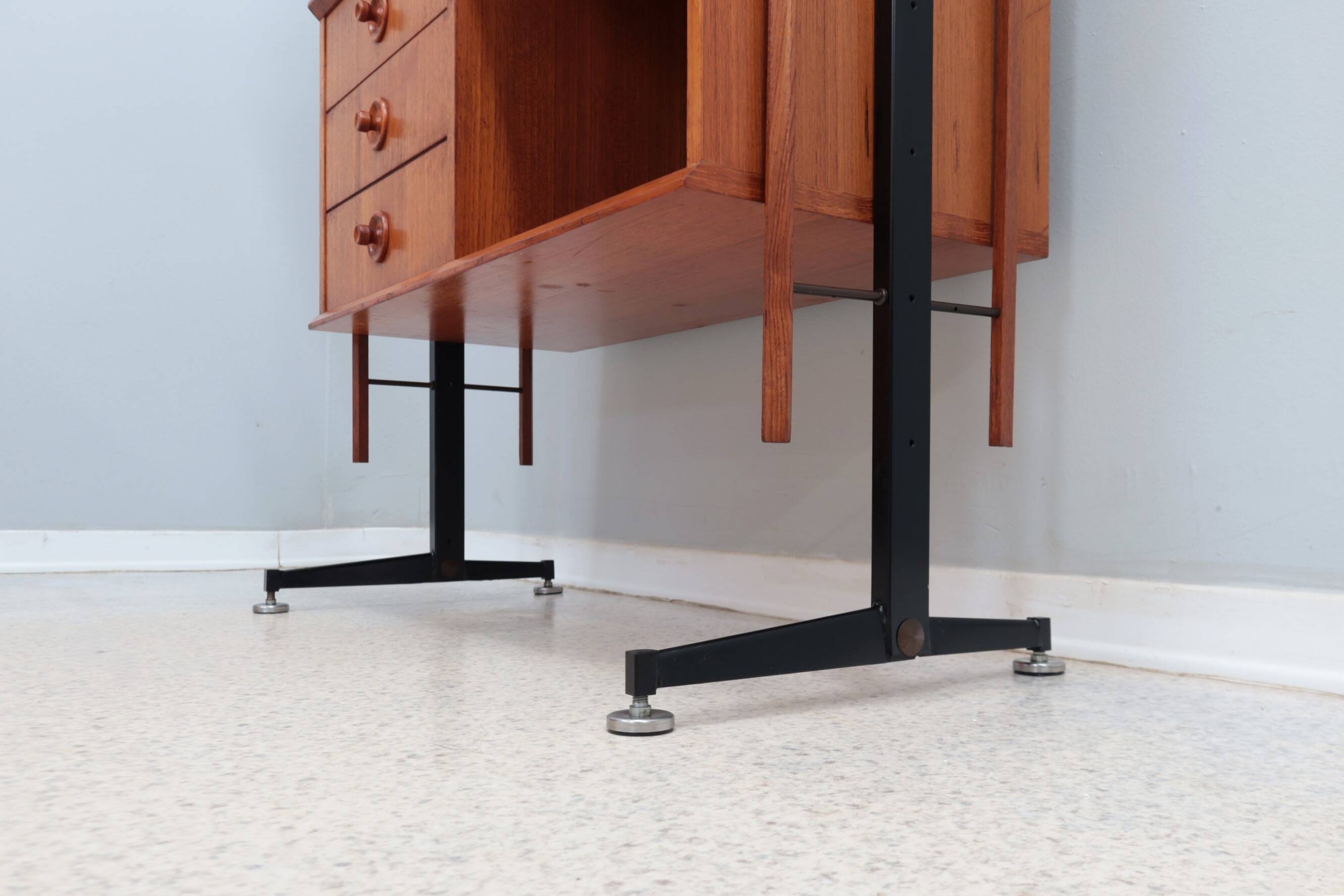 Mid century modular blonde teak bookcase 1960s