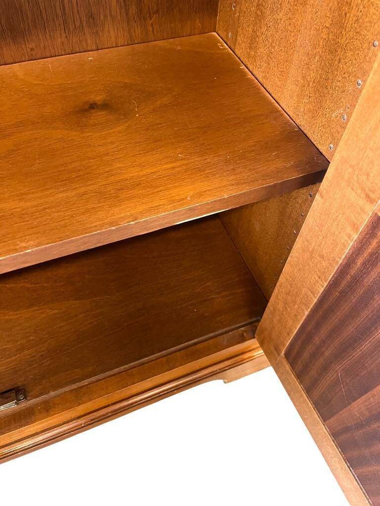 Vitrine en bois vintage / armoire