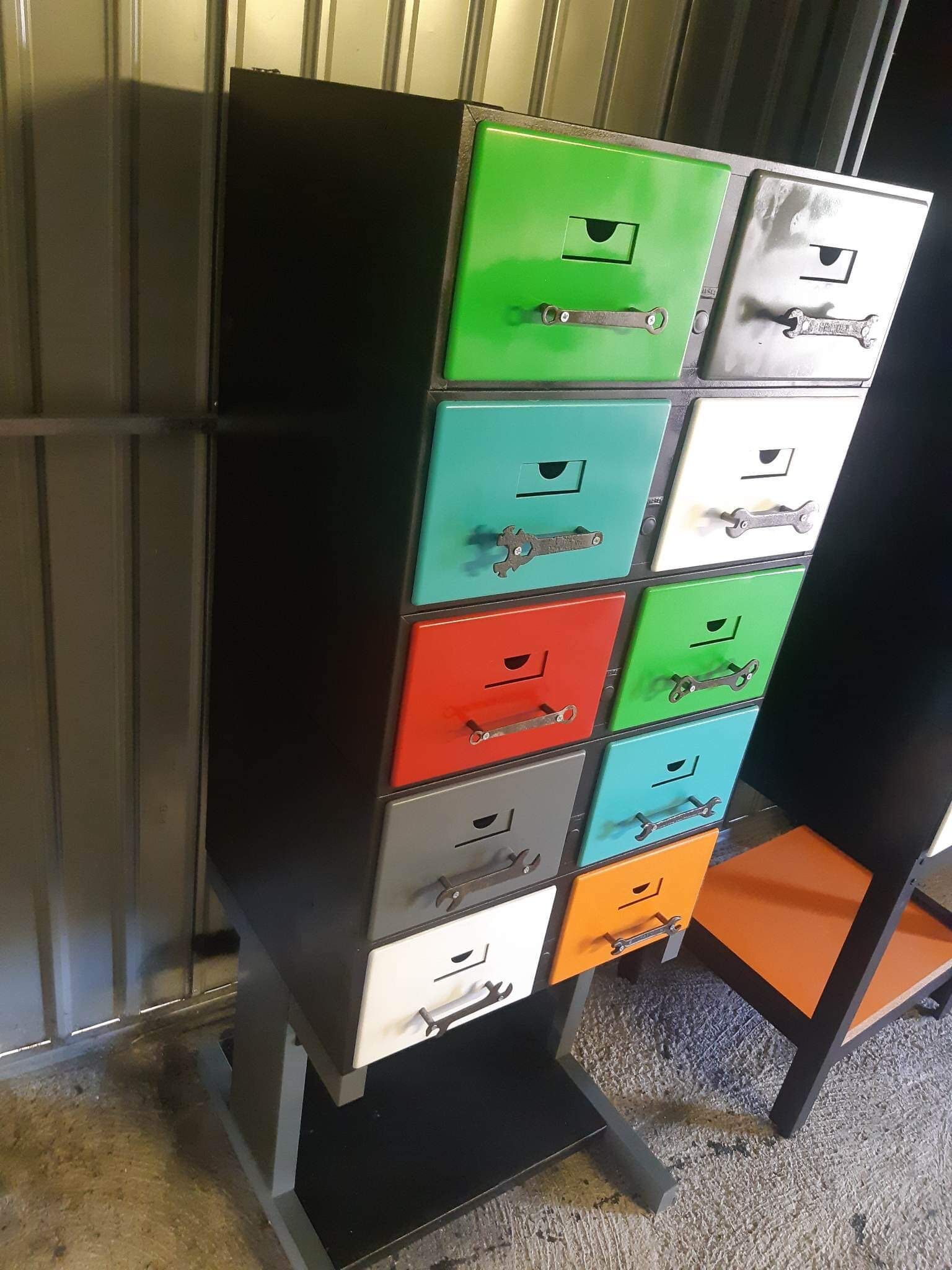 Metal cabinet