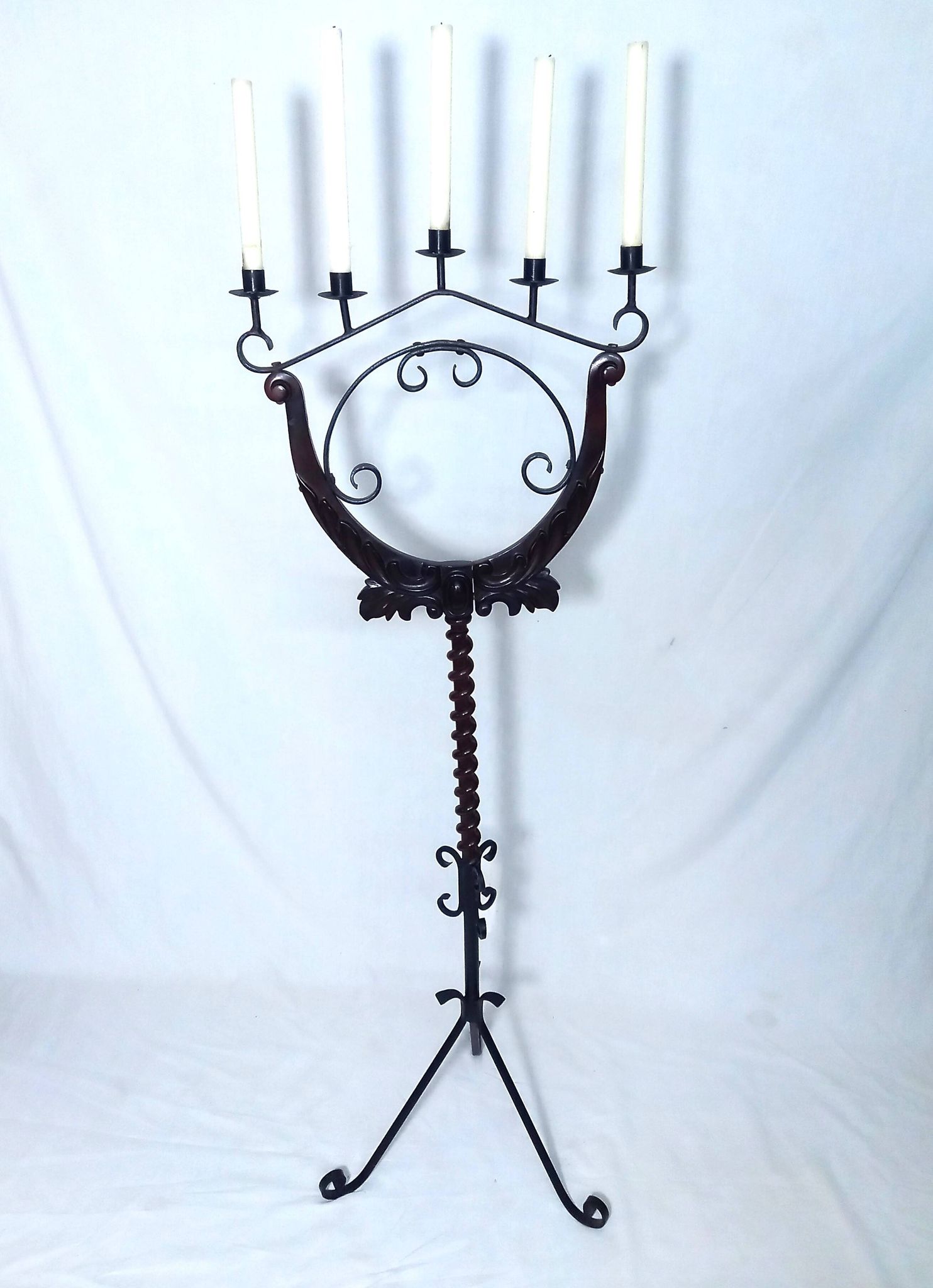 Floor candelabra in wrought iron and turned wood