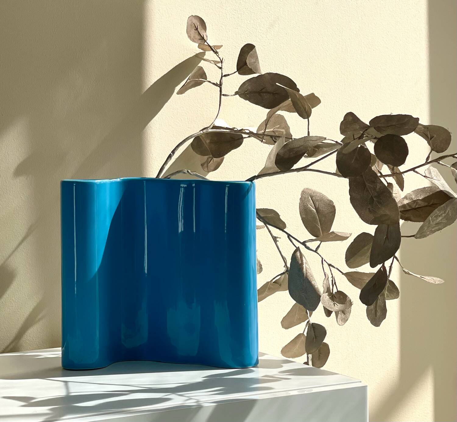 Biomorphic ceramic vase