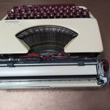Machine à écrire vintage Olympia Werke Splendid 66 dans sa valisette de transport