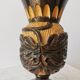 Vase vintage en bois sculpté à la main : motif de vigne, Yougoslavie des années 1970