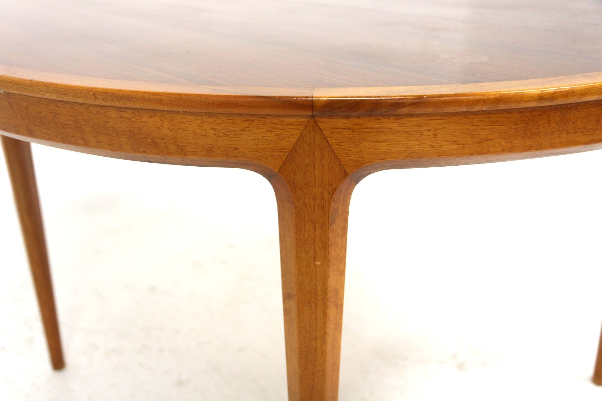 Dining table in walnut, "Facett 3-132" Bertil Fridhagen, Sweden.