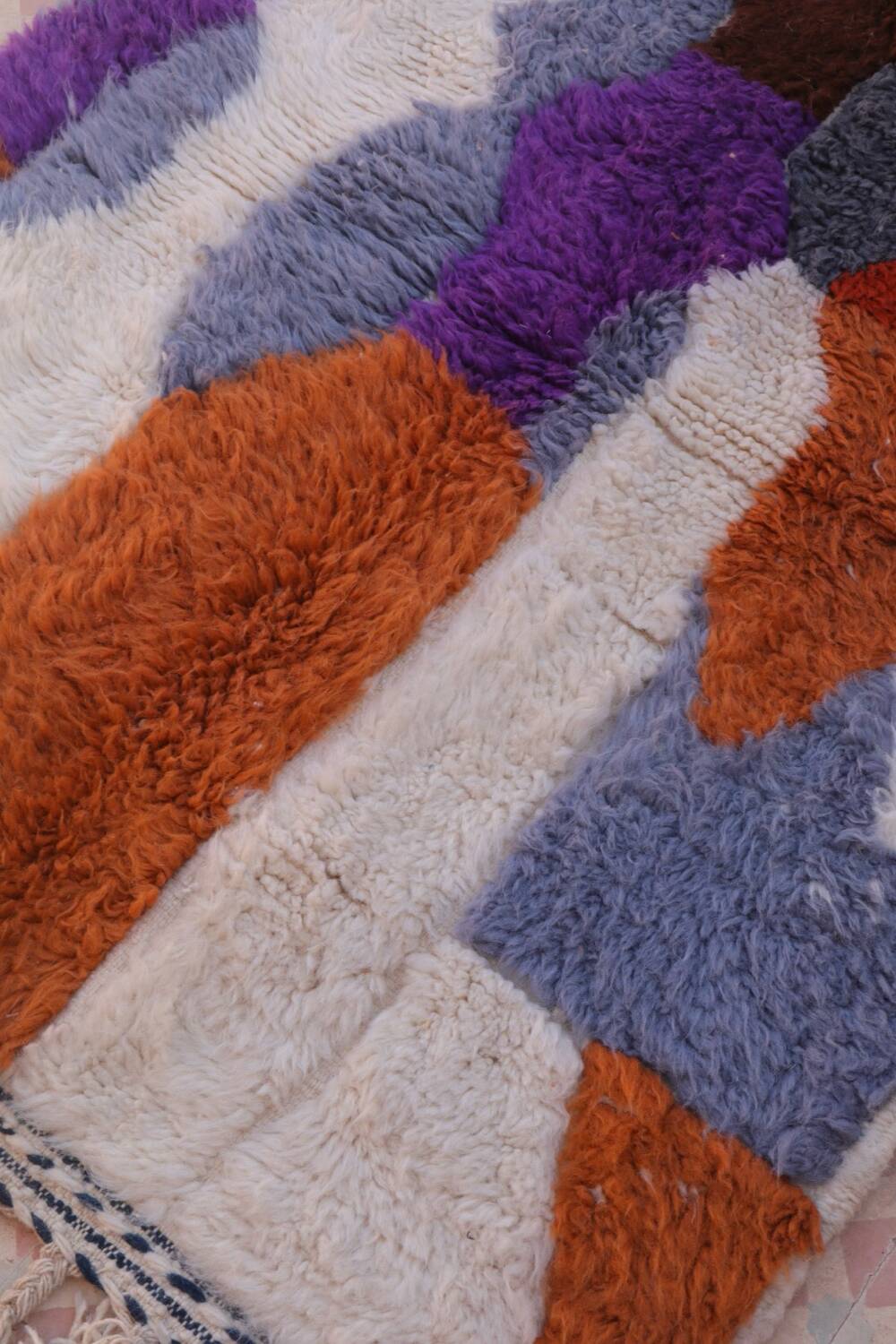 Tapis berbère marocain multicolore moderne