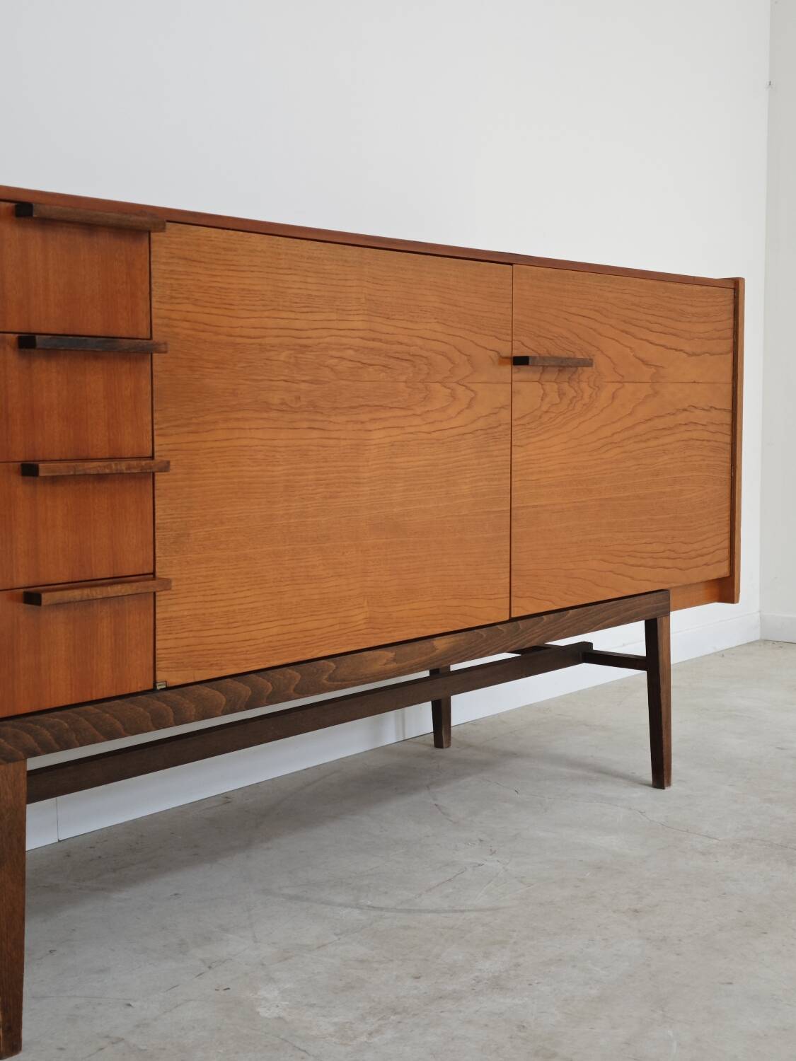 Enfilade meuble de rangement
Frantisek Mezulanik pour Up Zavody
1960