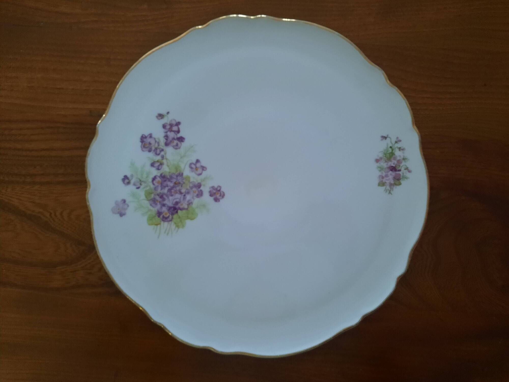 Large round Limoges porcelain plate – Floral decoration of Violets / Pansies