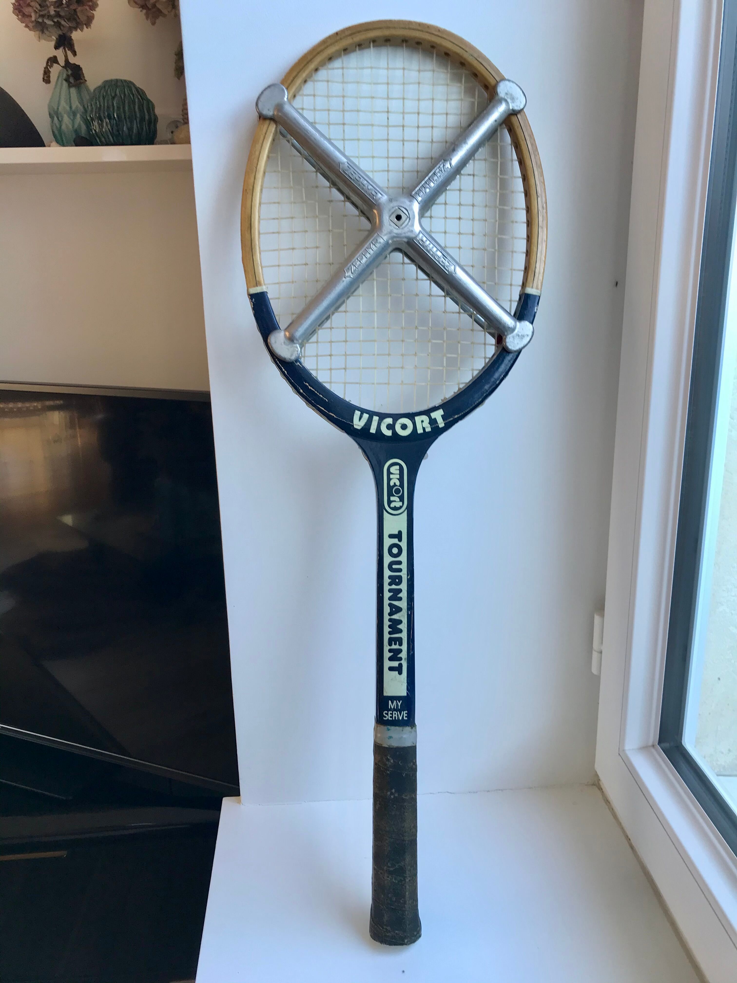 Vintage wooden racket and tensioner "vicort" 70s