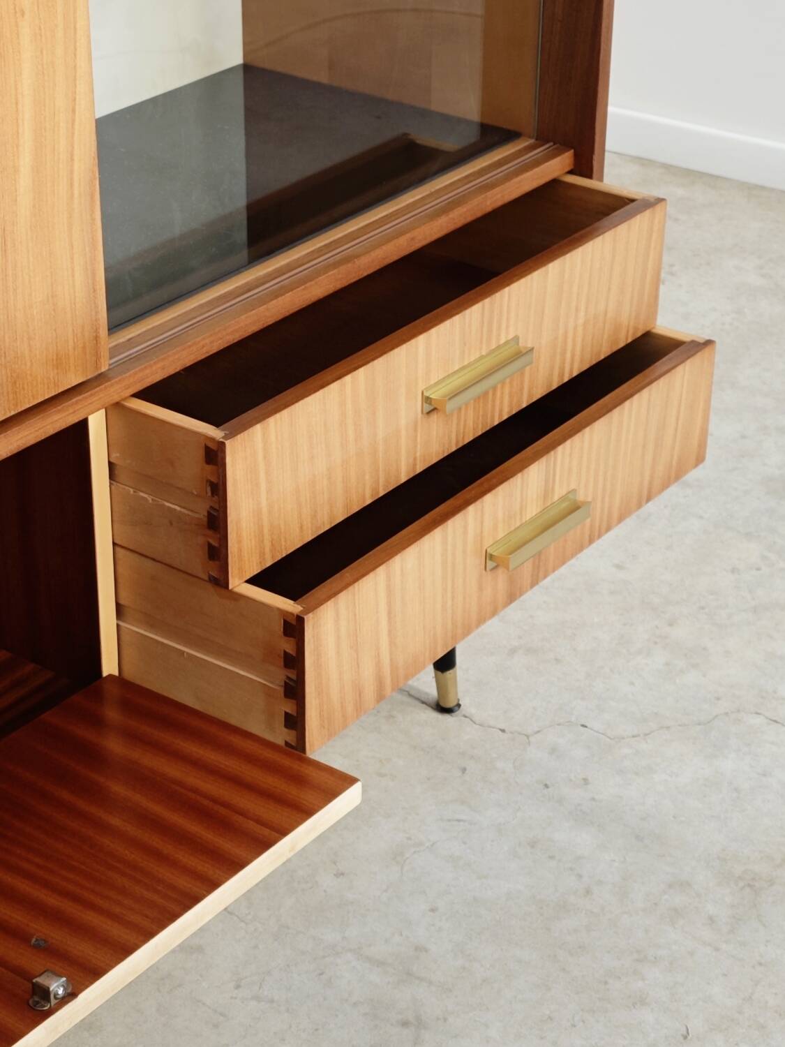 East German sideboard/glass cabinet from the 1960s