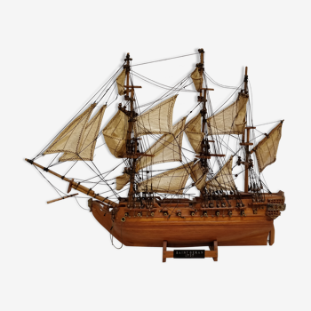 Boat model Le Saint Geran in wood and fabric