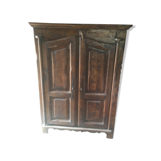 Armoire en bois massif