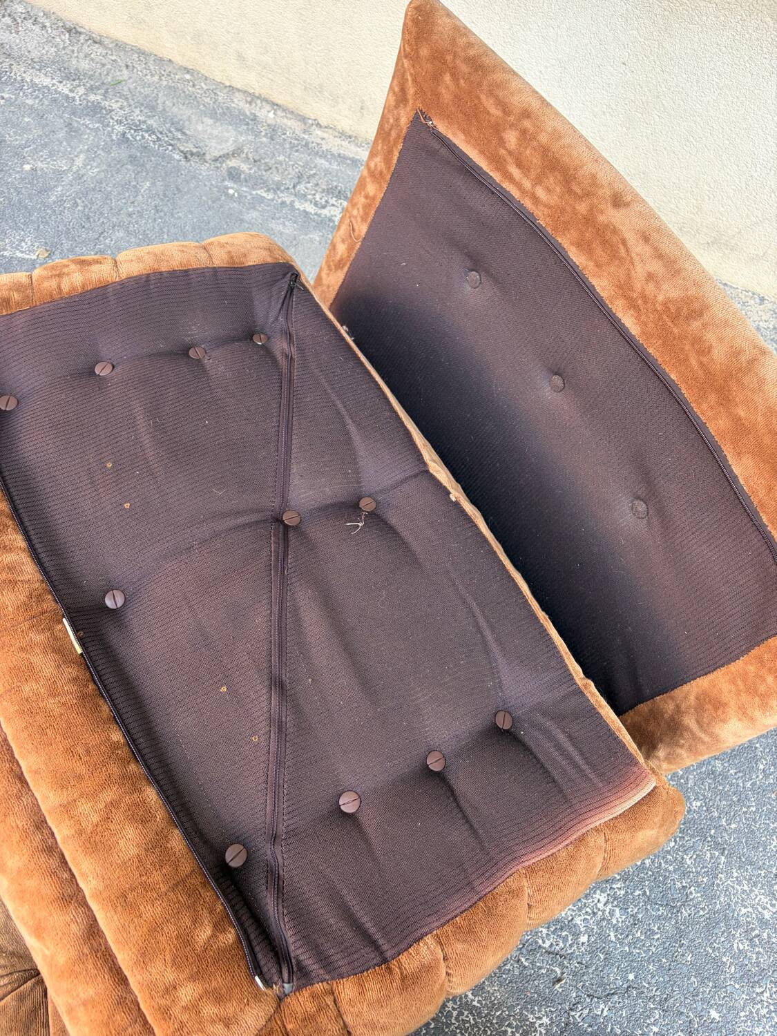 Brown velvet armchair/ottoman vintage from the 70s/80s.