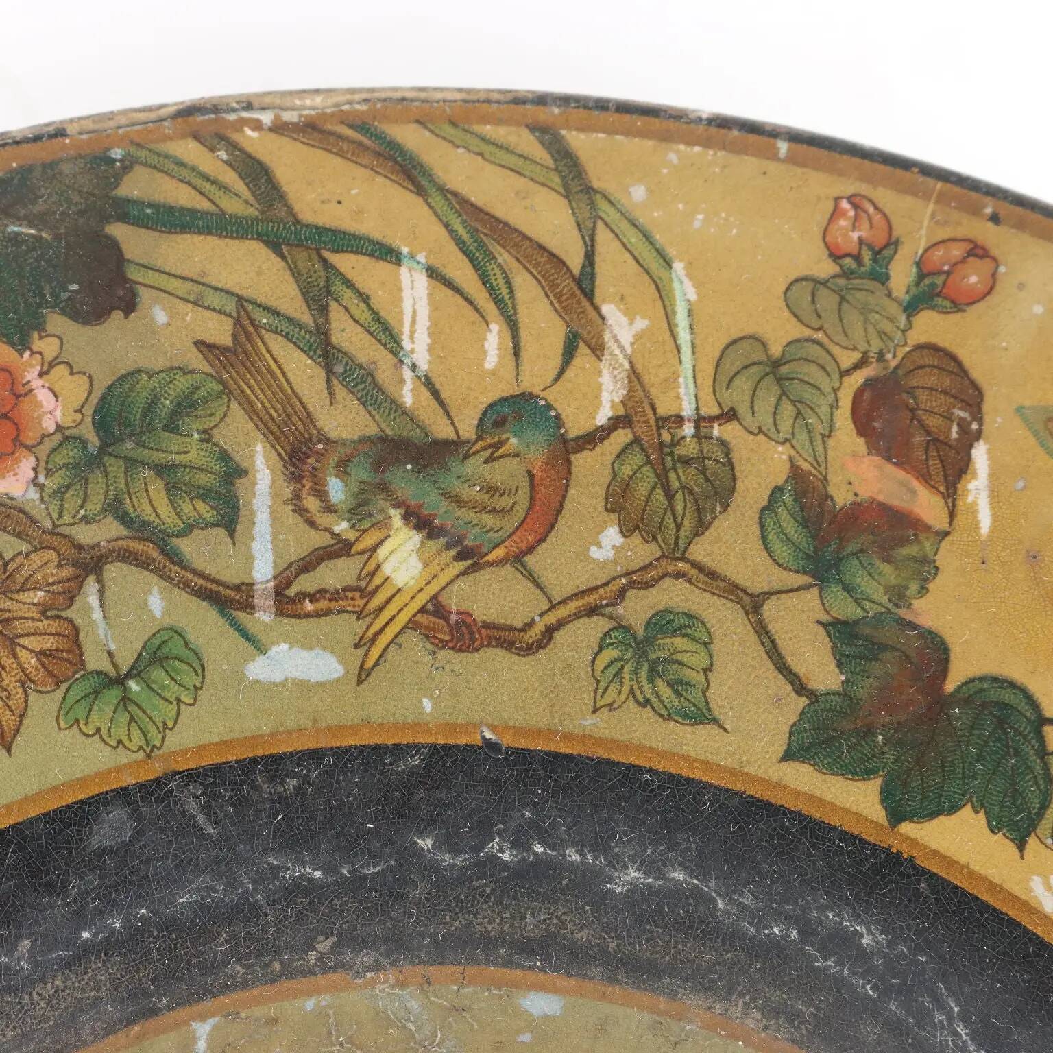 Paper-mâché plateau with Asian decoration, England, late 1800s.