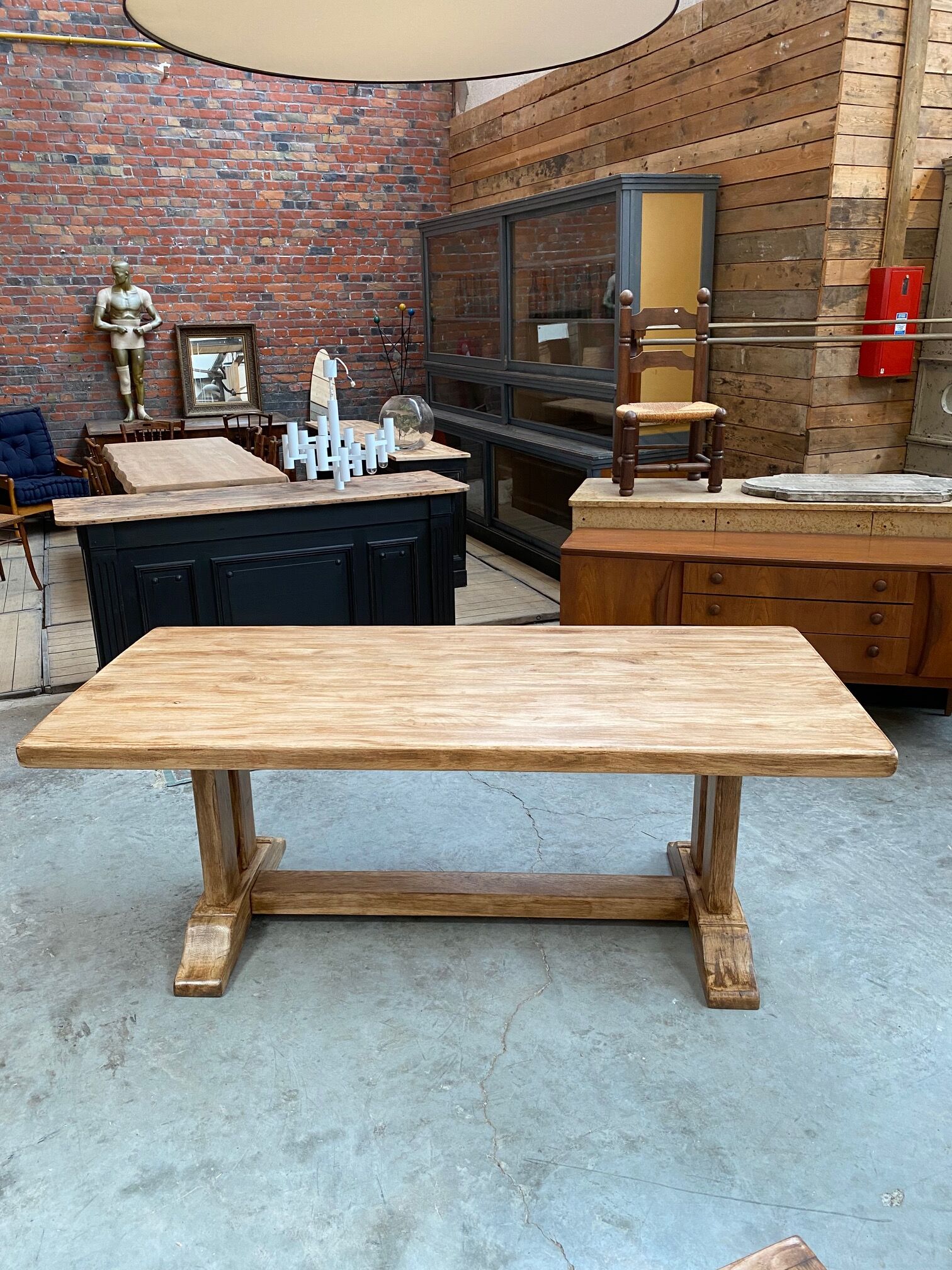 Farmhouse table and its 2 benches