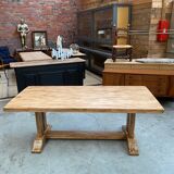 Farmhouse table and its 2 benches