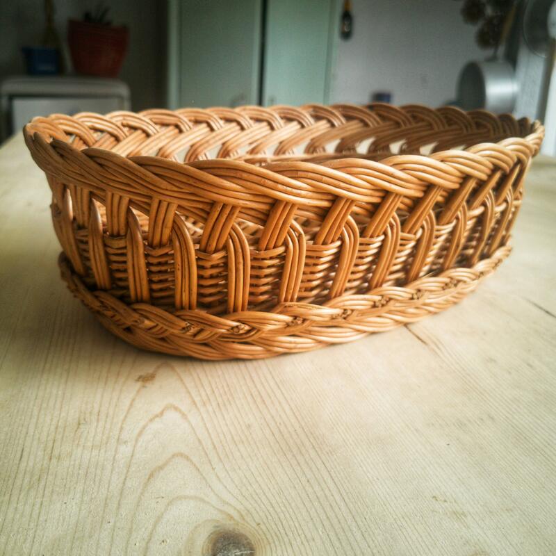 Wicker bread basket