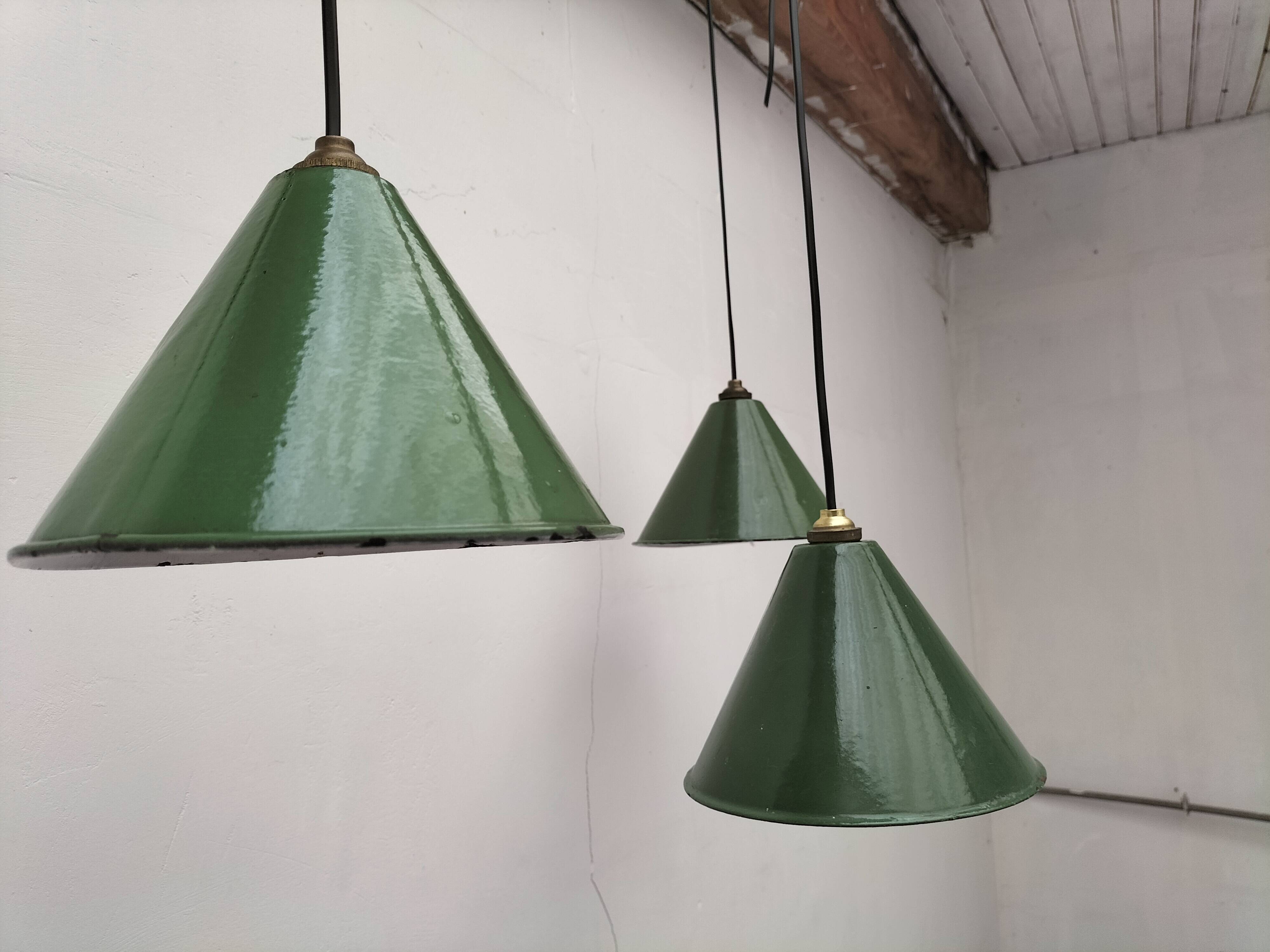 Industrial pendant lights