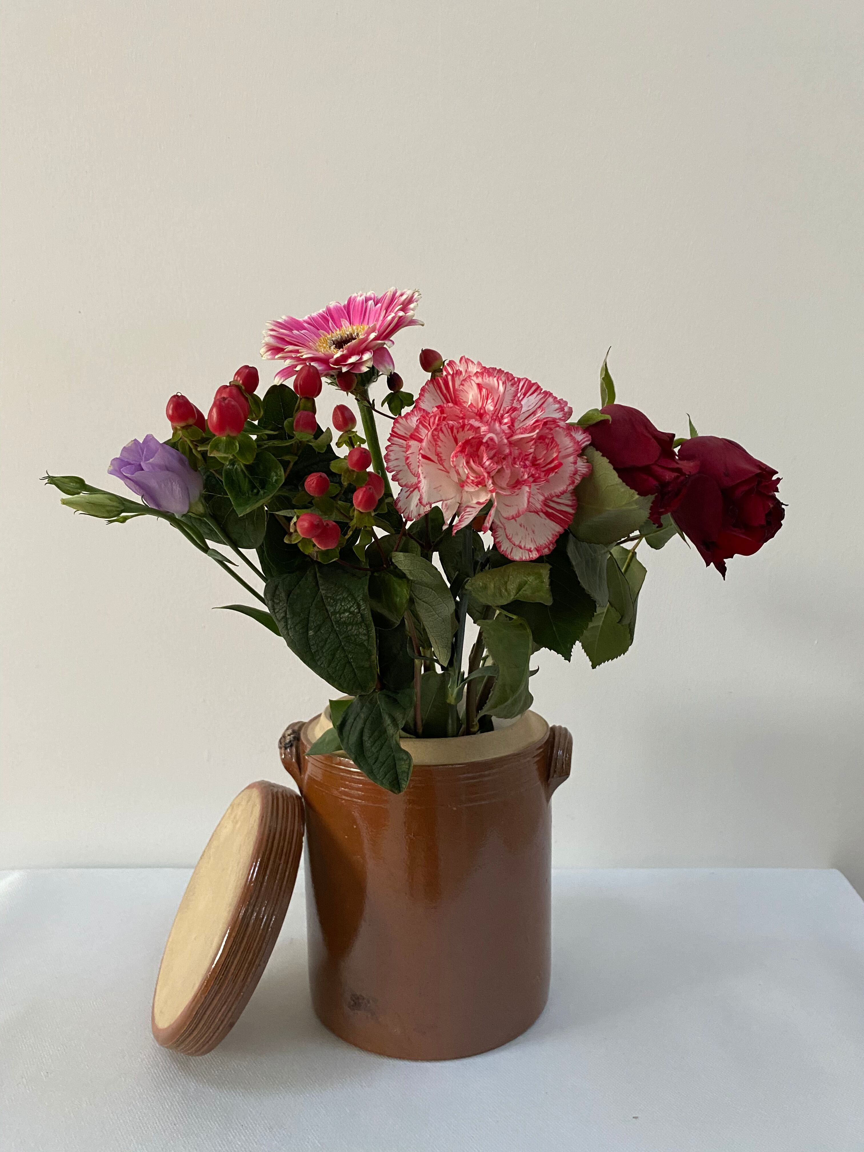 Glazed stoneware confit pot