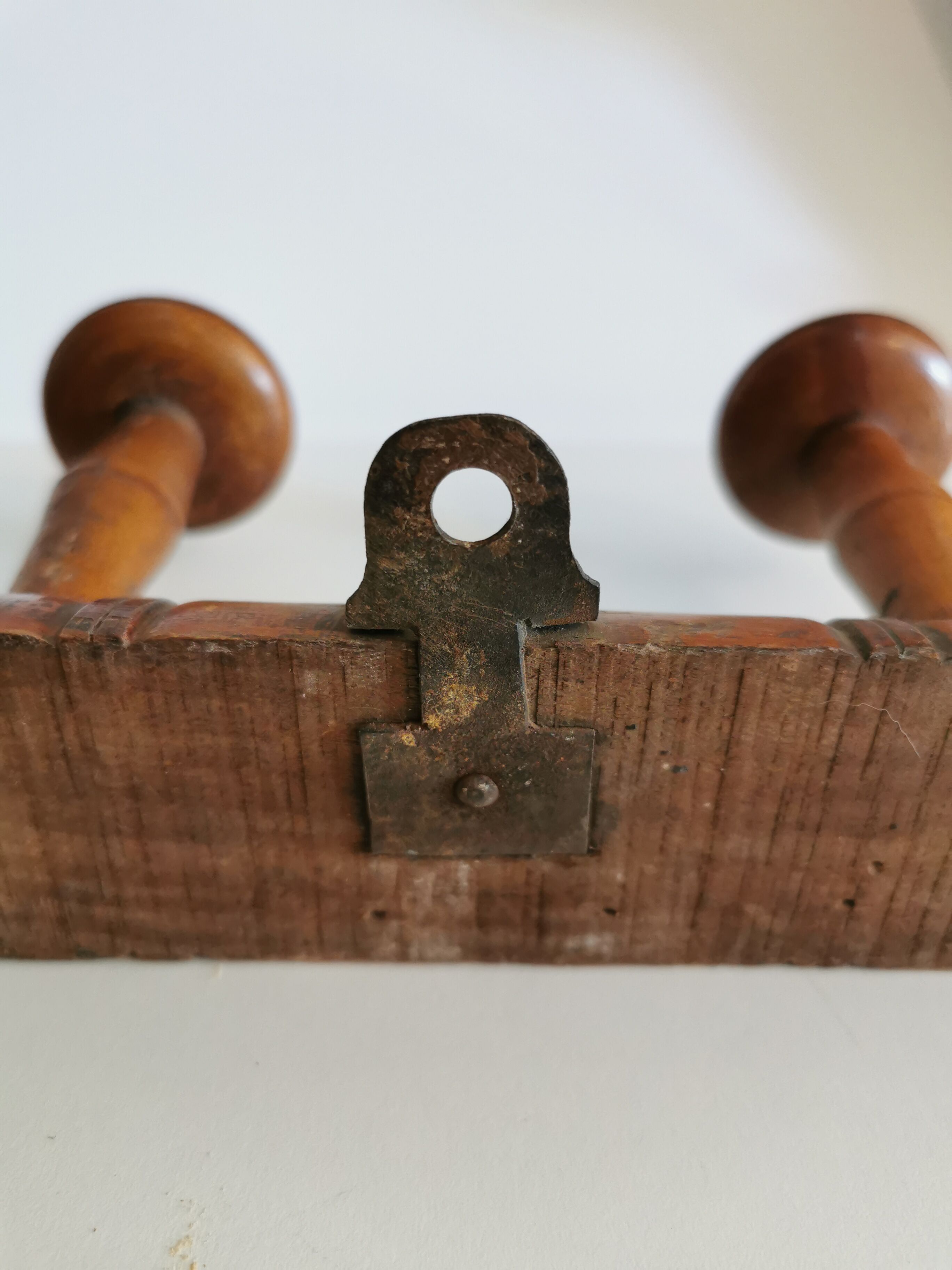 Old wall coat holder with 5 patères